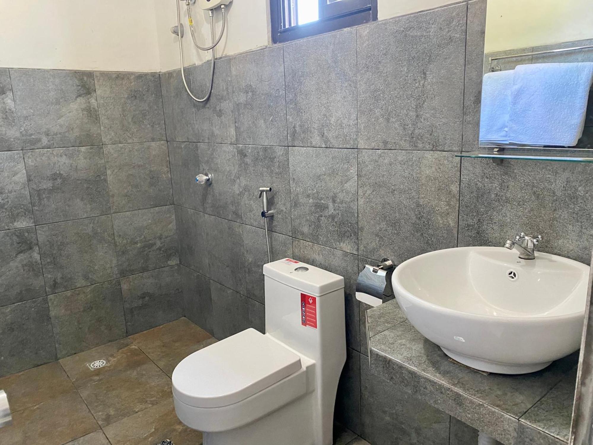 Marion Roos Hotel Puerto Galera Dış mekan fotoğraf